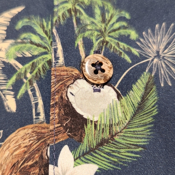 QUIETI‎ Hawaiian Button Shirt Large Coconut Palm Tree Vacation Resort Beach - Picture 10 of 11